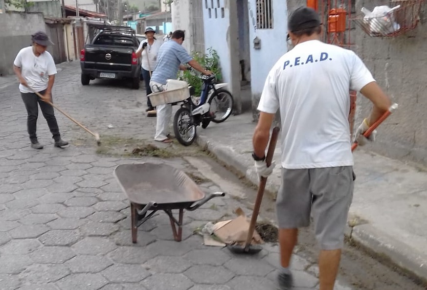 Prefeitura convoca 100 inscritos no PEAD para limpeza e manutenção de vias