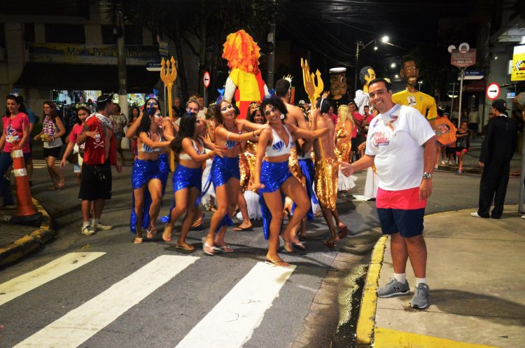 VEJA FOTOS DA ABERTURA 22º Carnaval de Antigamente