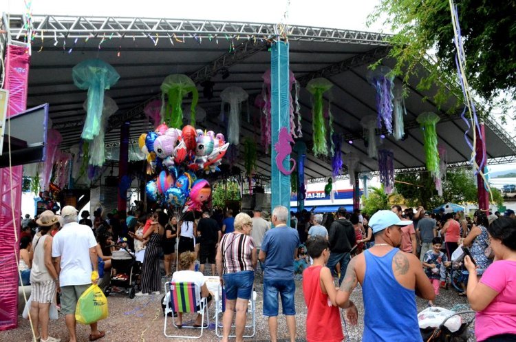 VEJA FOTOS DE SÁBADO 22º Carnaval de Antigamente