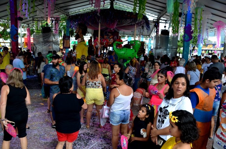 VEJA FOTOS DE SÁBADO 22º Carnaval de Antigamente