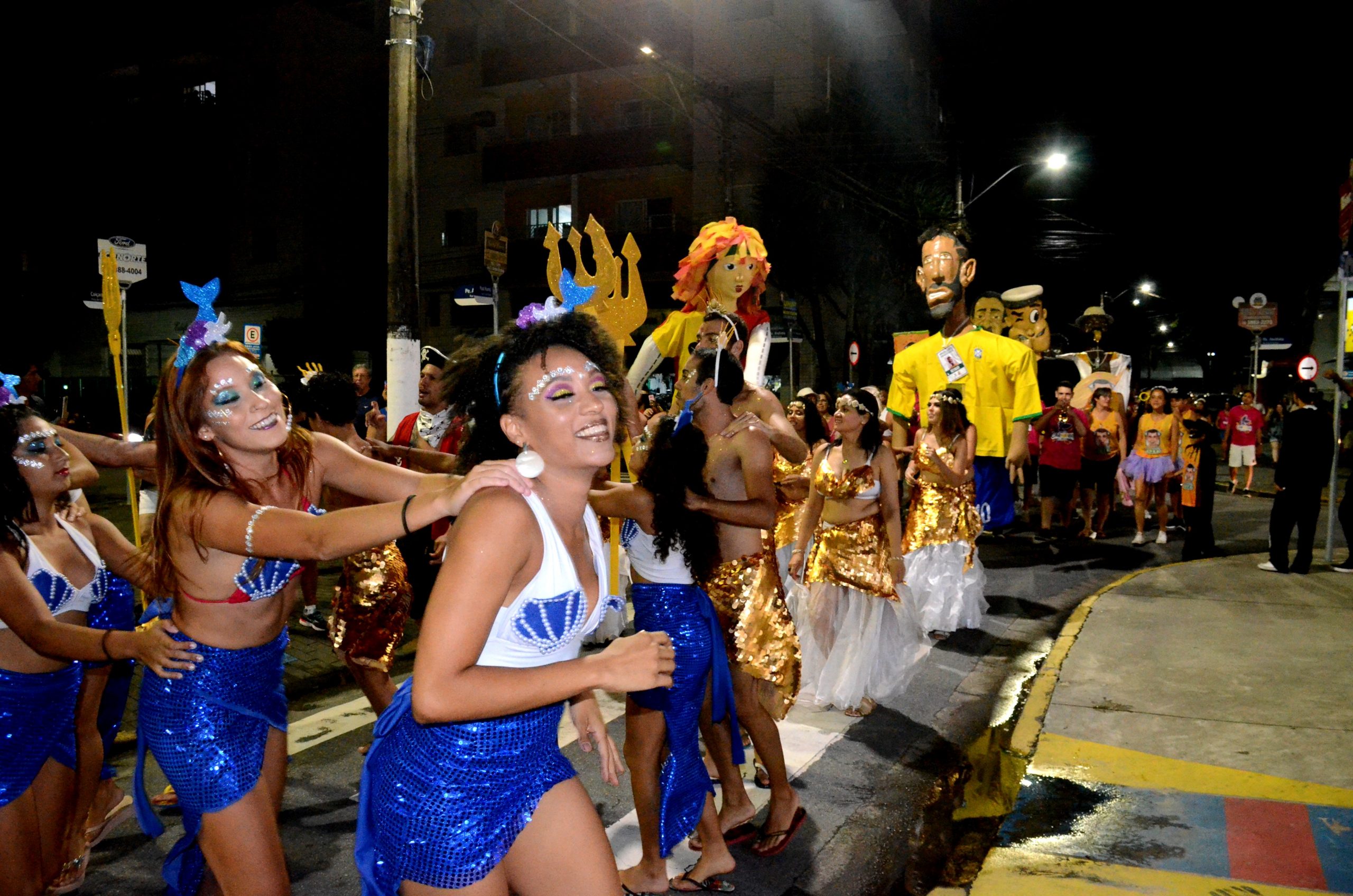 VEJA FOTOS DA ABERTURA 22º Carnaval de Antigamente