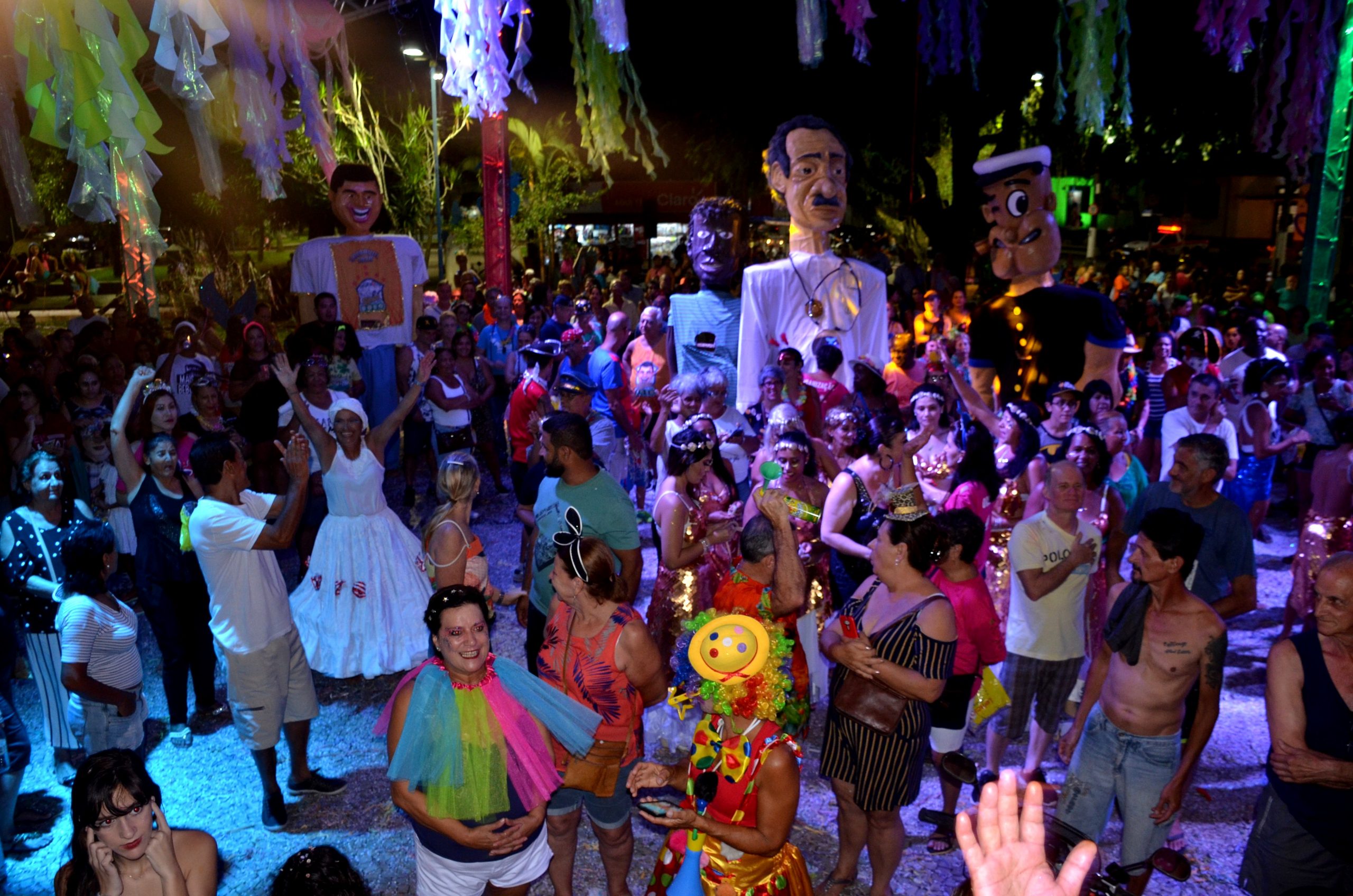 VEJA FOTOS DA ABERTURA 22º Carnaval de Antigamente