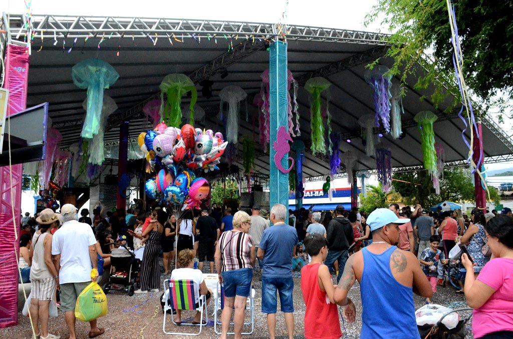 VEJA FOTOS DE SÁBADO 22º Carnaval de Antigamente