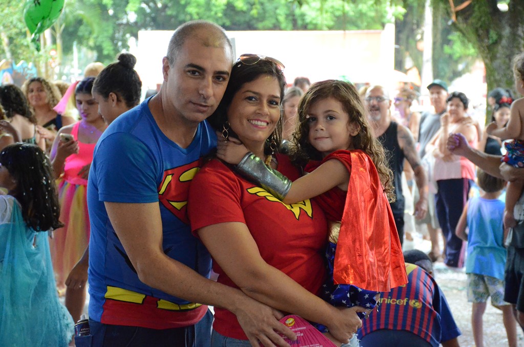 VEJA FOTOS DE SÁBADO 22º Carnaval de Antigamente