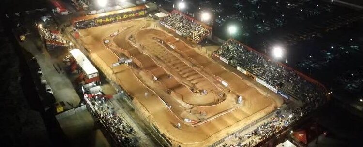 1ª Etapa do Arena Cross esquenta economia de Caraguatatuba e arrecada duas toneladas de alimentos