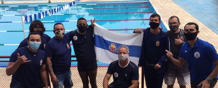 Caraguatatuba conquista 12 medalhas no Festival Regional de Paranatação