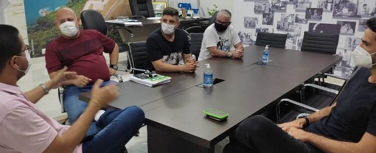 Thiago Camilo, piloto da Stock Car, organiza campeonato de Futevôlei em Caraguatatuba