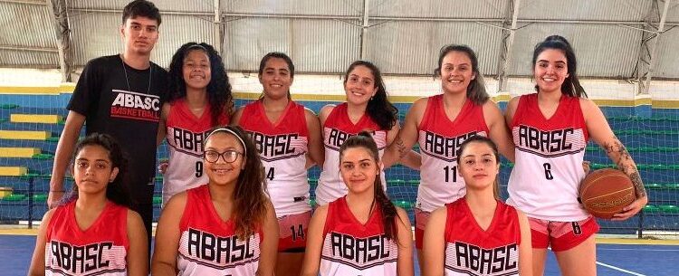 Basquete de Caraguatatuba é destaque no fim de semana