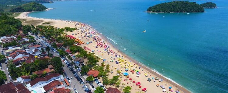 Prefeitura de Caraguatatuba notifica quiosques para que mantenham limpeza após fim de atividades