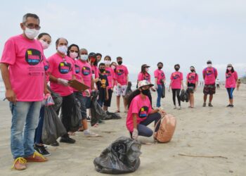 Mais de 1.500 Kg de lixo foram coletados em praias e rios de Caraguatatuba no Dia Mundial da Limpeza 2021