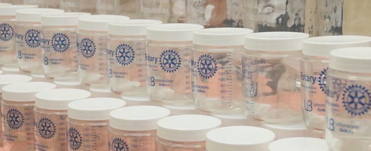 BLH de Caraguatatuba recebe 202 potes de vidro para auxiliar na coleta de leite materno