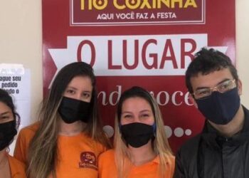 Estabelecimento de Caraguatatuba usa estratégia para aumentar vendas e incentivar vacinação contra Covid