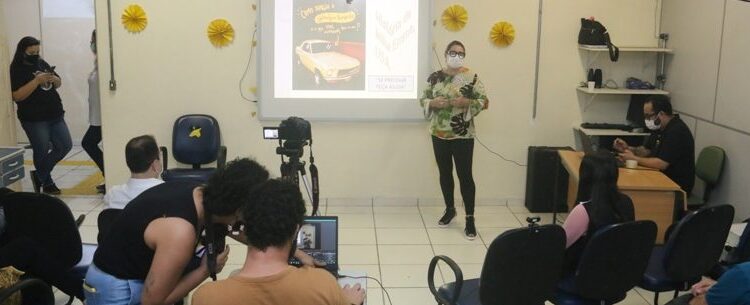 Alunos recebem informações para prevenção ao suicídio em palestra ministrada pelo Ambulatório de Saúde Mental