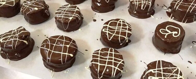 Pão de mel, bolo e cookie são alguns itens ensinados no curso de Produtos de Confeitaria para Cafeterias