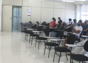 Permissionários do Entreposto de Pesca do Camaroeiro recebem treinamento da Vigilância Sanitária