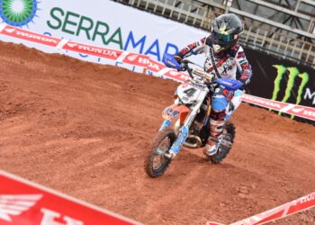 Serramar Shopping recebe abertura do Arena Cross neste sábado com disputas eletrizantes de motociclismo
