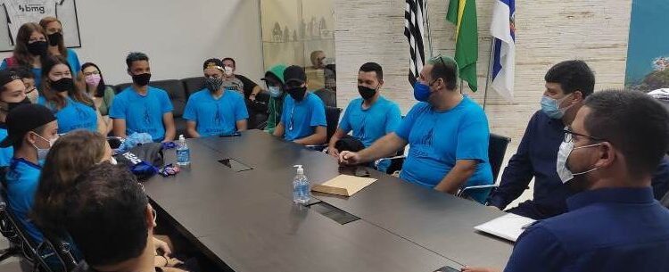 Prefeito de Caraguatatuba recebe campeões do Beach Tennis e formaliza apoio para Campeonato Brasileiro