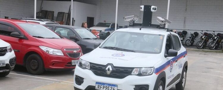 Entra em operação carro com câmera que vai fiscalizar a Zona Azul em Caraguatatuba
