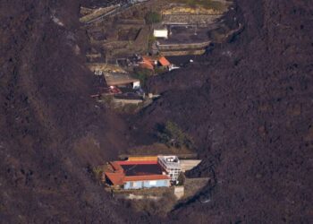 Vulcão nas Ilhas Canárias: gráficos revelam caminho da lava