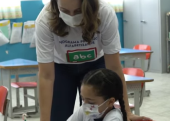 Em comemoração ao Dia dos Professores, Caraguatatuba transmite live musical nesta sexta (15)