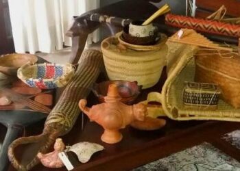 Ceramista Carlo Cury expõe acervo indígena no Fórum de Saberes Artesanais em Ubatuba