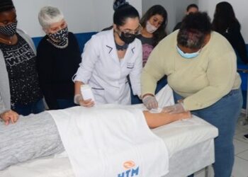 Moradores do Nova Caraguá II concluem cursos de Limpeza de Pele e Depilação oferecidos pela Prefeitura, SESI e CEF