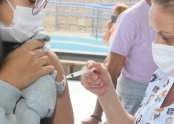 Caraguatatuba aplica mais de 180 mil doses de vacina contra Covid-19; população adulta vacinada ultrapassa 100%