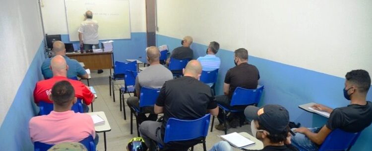 Fundo Social de Caraguatatuba inicia curso de Serralheria em Aço e Alumínio
