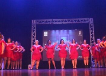 Modelo caraguatatubense vence categoria no 3º Miss Plus Size Litoral Norte 2021