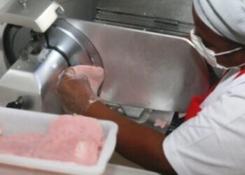 Curso do Fundo Social possibilita à aluna retorno ao mercado de trabalho após dois anos desempregada