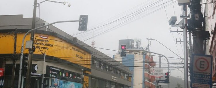 Fiscalização por câmera em semáforos começa a funcionar neste sábado em Caraguatatuba