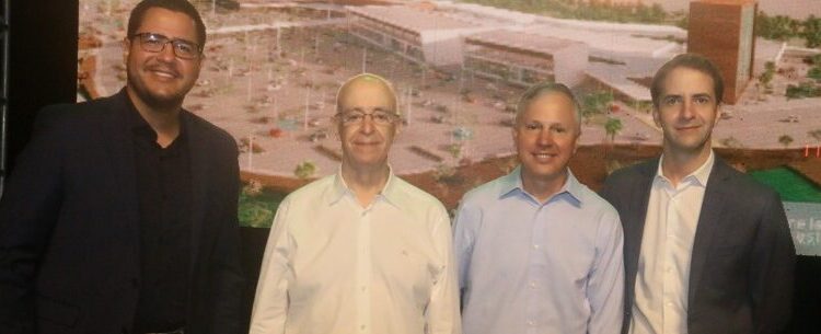 Prefeito de Caraguatatuba participa de cerimônia de aniversário de 10 anos do Serramar Shopping