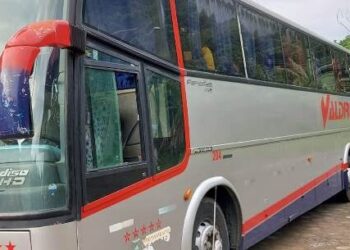 Fiscalização de Postura autua seis veículos de turismo irregular em Caraguatatuba