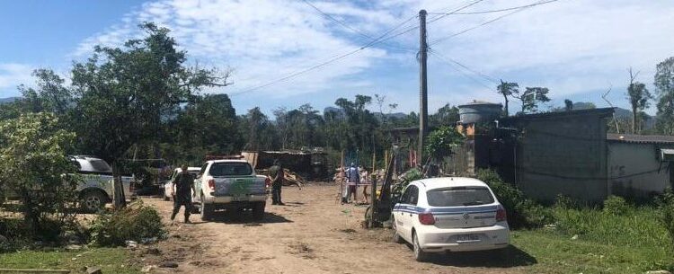 Fiscalização e Polícia Ambiental flagram denúncia de invasão de área e maus-tratos a animal no bairro Golfinhos