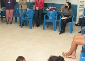 Secretaria de Habitação de Caraguatatuba promove palestra motivacional para moradores do Nova Caragua II