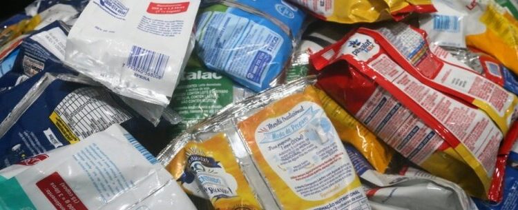 Fundo Social de Caraguatatuba recebe doação de leite do evento ‘Esquenta Caraguá’