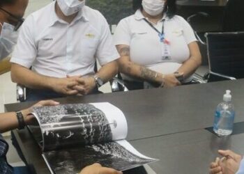 Prefeitura de Caraguatatuba recebe 300 livros em doação da Veibras para bibliotecas e escolas