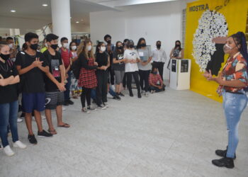 Alunos da E. E. Dr. Eduardo Corrêa da Costa Jr. realizam visita técnica à Biblioteca Afonso Schmidt