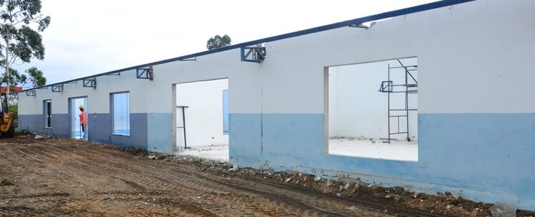 Prefeitura de Caraguatatuba inicia reforma do salão de artes marciais e outros espaços do Cemug