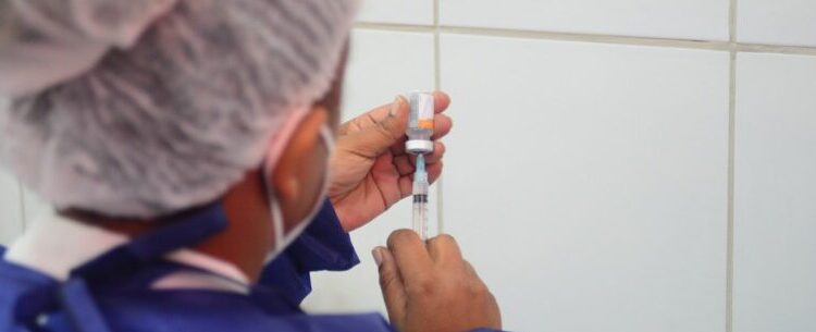 Caraguatatuba aplica dose de reforço para vacinados com a Janssen até 30 de junho