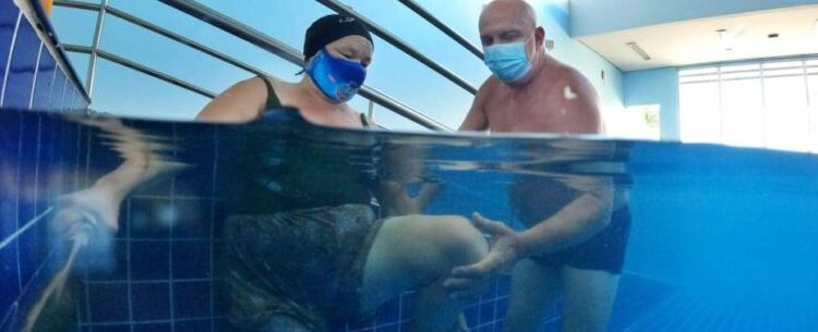 Caraguatatuba retoma hidroterapia do Setor de Reabilitação no Centro de Especialidades Médicas