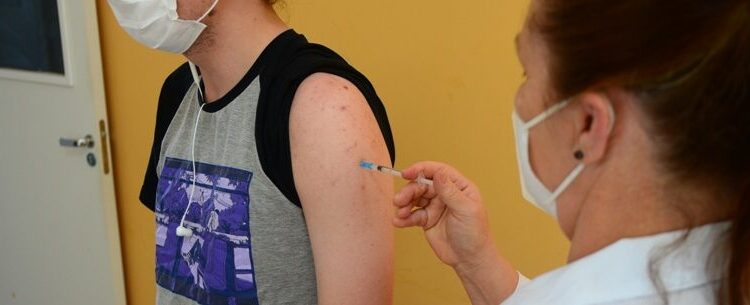 Mais de 1,5 mil crianças e adolescentes de zero a 14 anos são vacinadas durante Campanha de Multivacinação