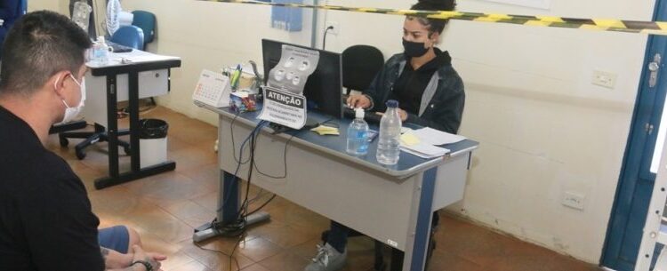 Problemas financeiros e telefonia móvel dominam queixas do Procon de Caraguatatuba em outubro