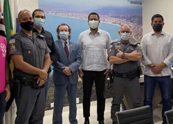 Prefeito de Caraguatatuba define ações da Operação Verão e construção da Força Tática em reunião com a PM