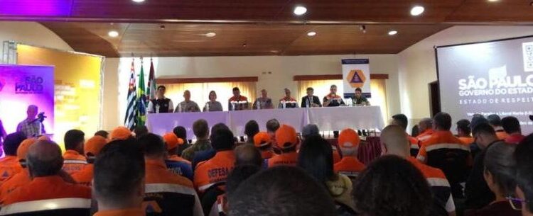 Agentes da Defesa Civil participam de treinamento para Operação Chuvas de Verão 2021/22