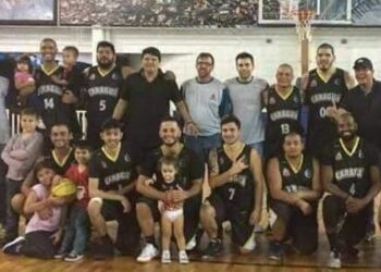 Equipe de basquete de Caraguatatuba arrasa em partida do Metropolitano contra Campos do Jordão