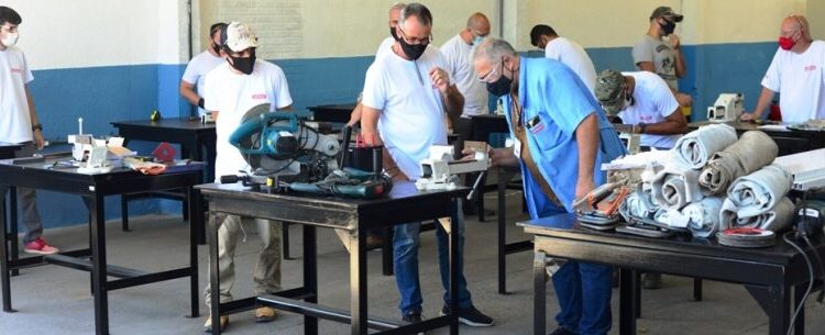 Alunos do curso de Serralheria em Aço e Alumínio iniciam aulas práticas