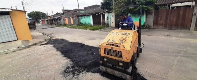 Operação Tapa Buracos chega ao bairro Perequê-Mirim, região sul de Caraguatatuba