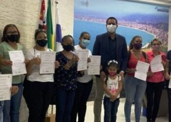 Fundo Social de Caraguatatuba forma 131 alunos em cursos de Confeitaria e Excel