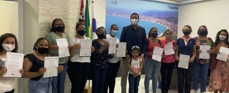 Fundo Social de Caraguatatuba forma 131 alunos em cursos de Confeitaria e Excel